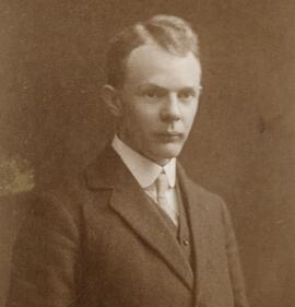 Davie, Dr. Robert Chapman